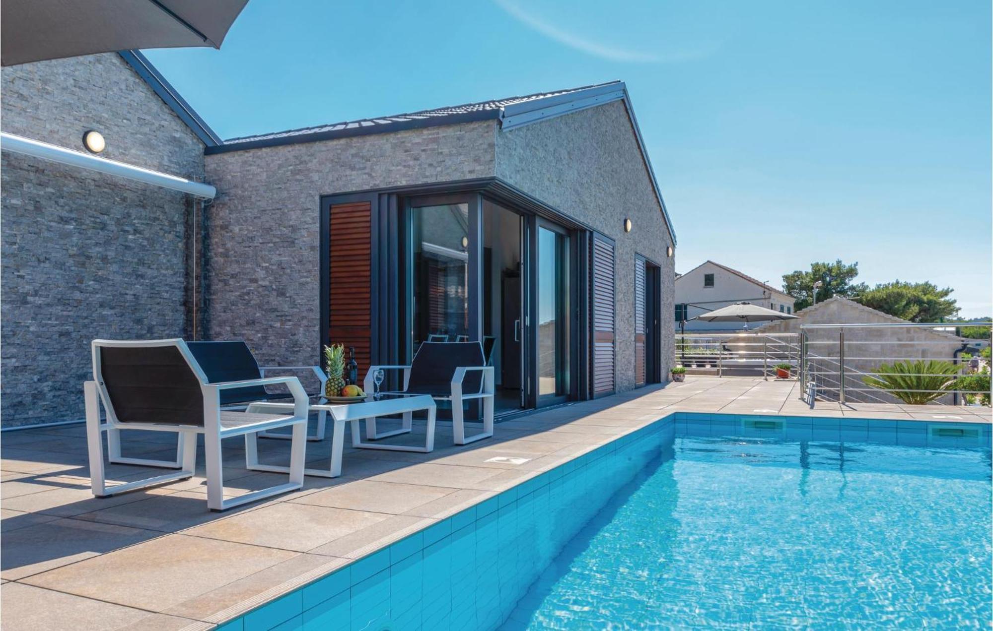 Nice Home In Kneze With Wifi Pupnat Exterior foto