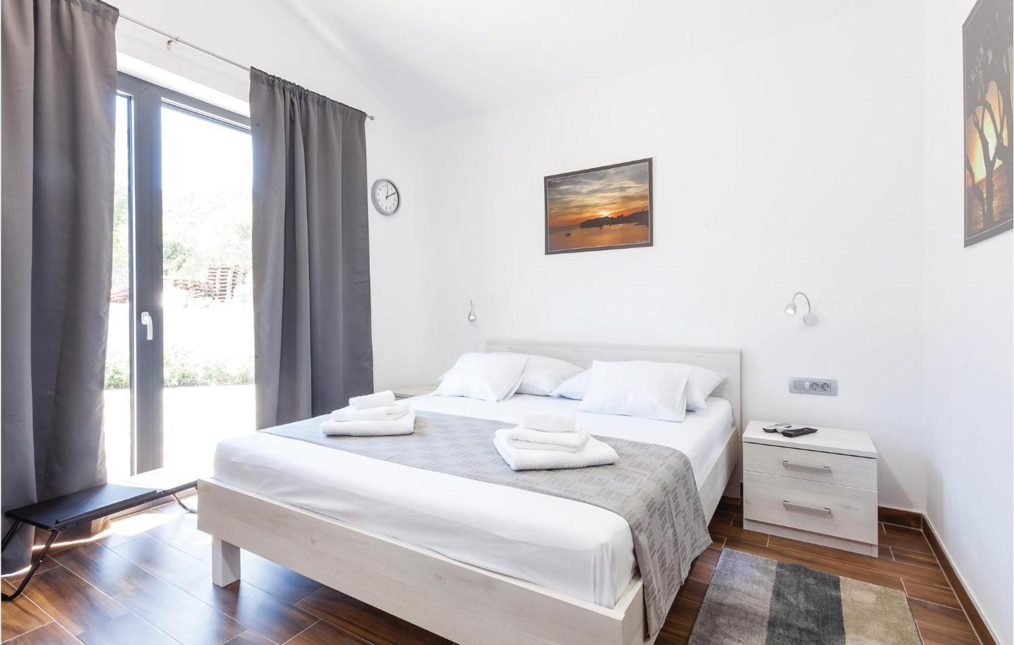 Nice Home In Kneze With Wifi Pupnat Exterior foto